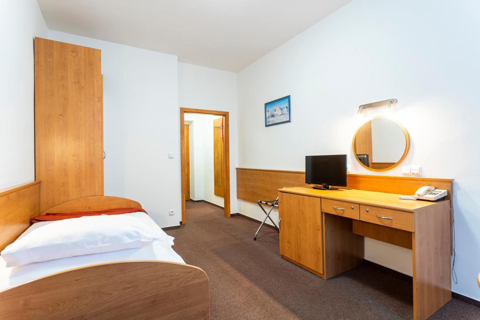 Hotel Luzice Jachymov Luaran gambar